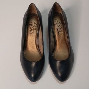Life Stride, Navy Officer. Pumps, Size 7WW,  2 " Heel